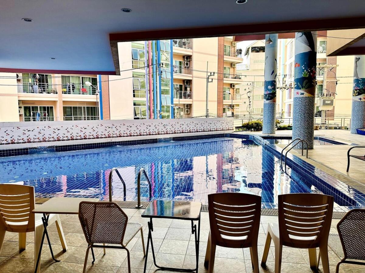 Ban Rong Khoei Wisdom Burg Bangsaen, Pool, Gym 아파트 호텔 외부 사진