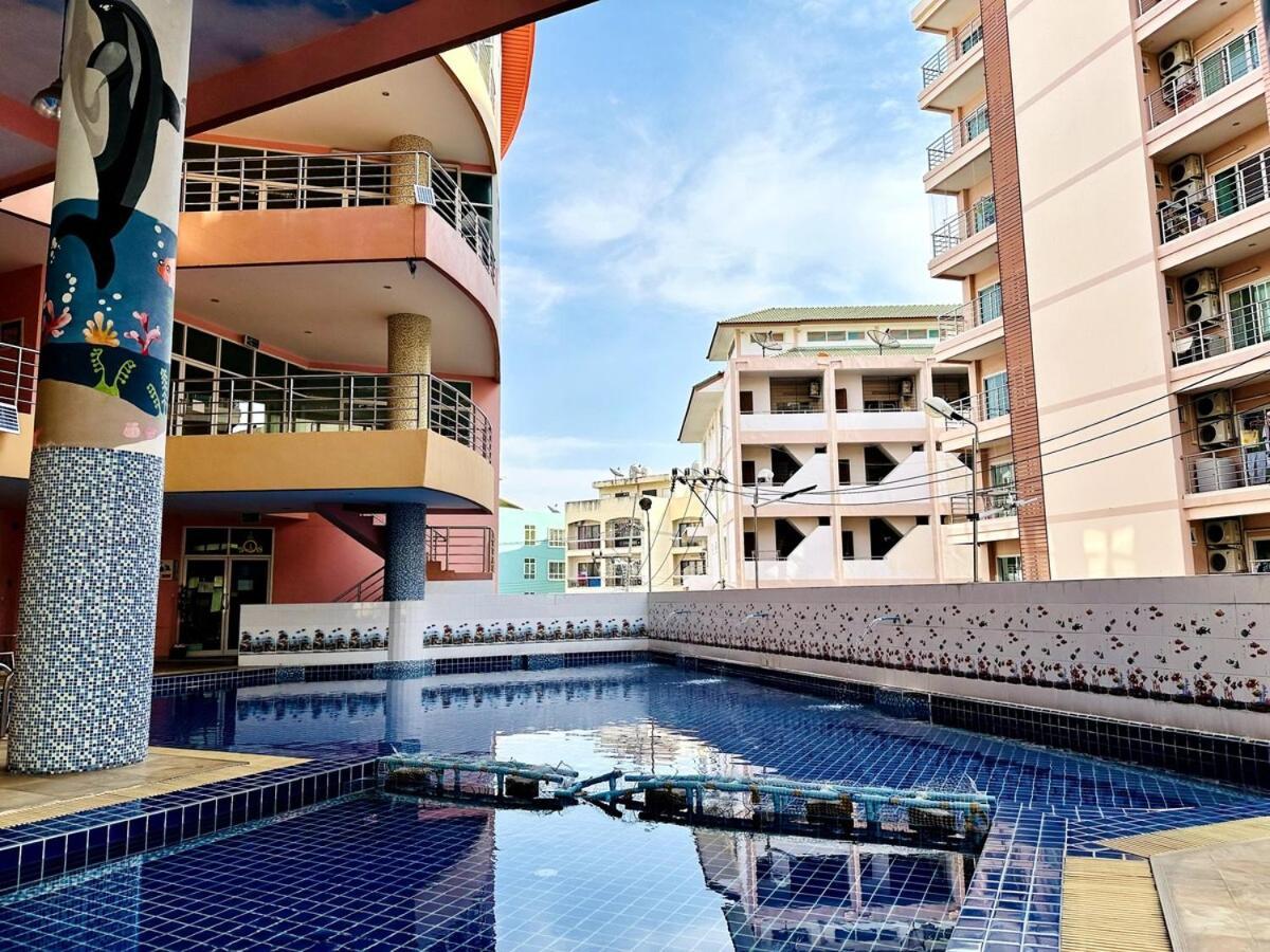 Ban Rong Khoei Wisdom Burg Bangsaen, Pool, Gym 아파트 호텔 외부 사진